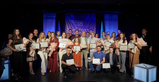 У Харкові нагородили переможців конкурсу «Молода людина року» 
