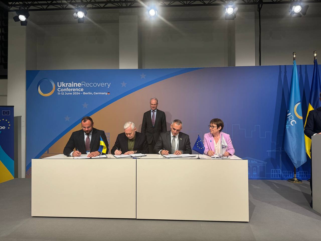 Міськрада підписала з ЄБРР комплексну програму підтримки міста Харкова 