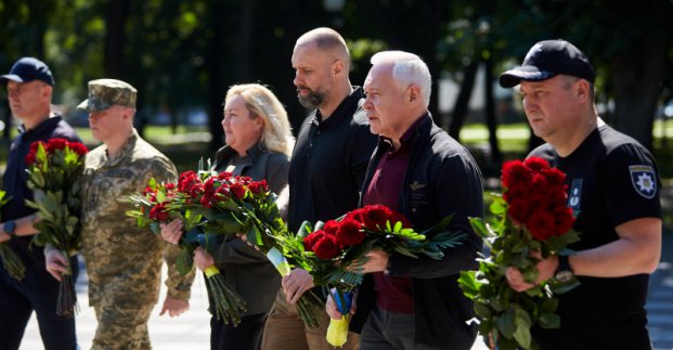 Ігор Терехов поклав квіти до Памʼятника захисникам України 