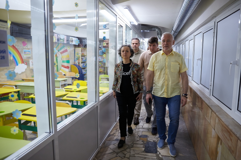 ЮНІСЕФ облаштує додаткові класи для офлайн-навчання дітей у метро