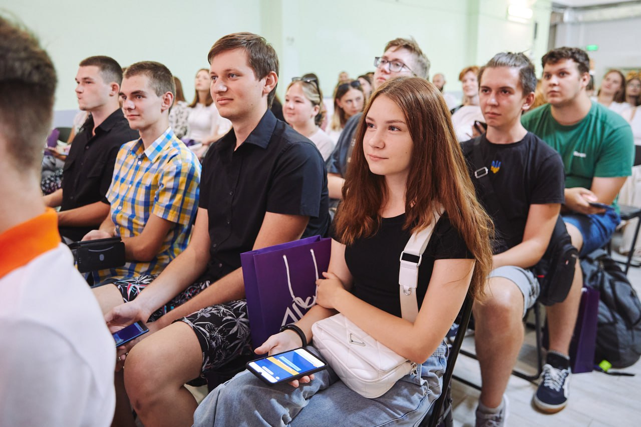 У Харкові стартував новий сезон у Школі волонтерів 