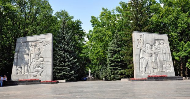 У суботу біля Меморіалу Слави буде заборонене паркування