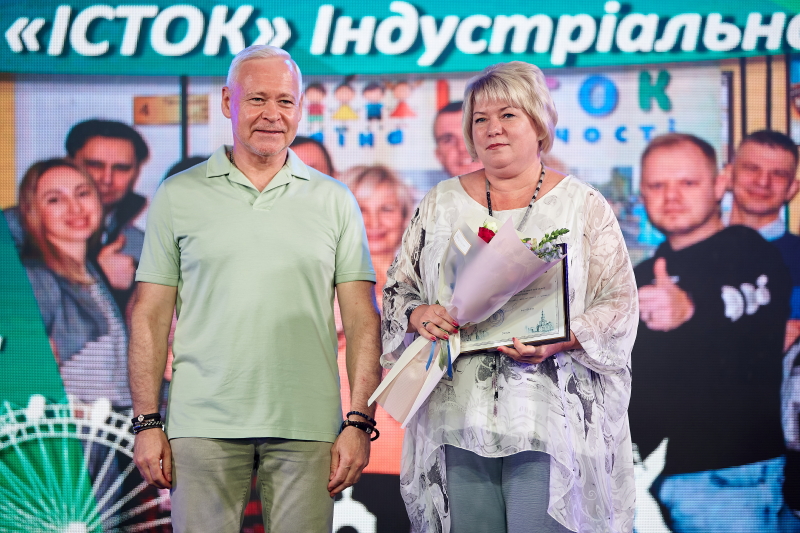 Ігор Терехов нагородив освітян Харкова
