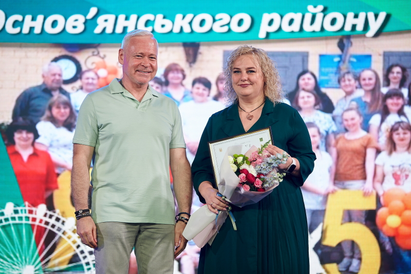 Ігор Терехов нагородив освітян Харкова