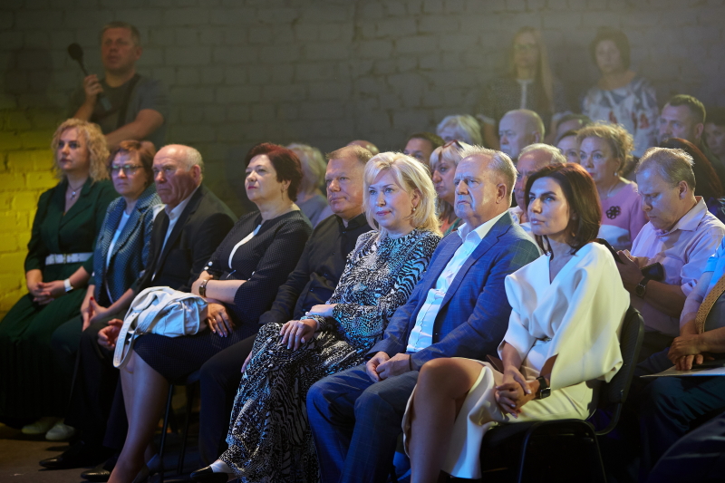 Ігор Терехов нагородив освітян Харкова