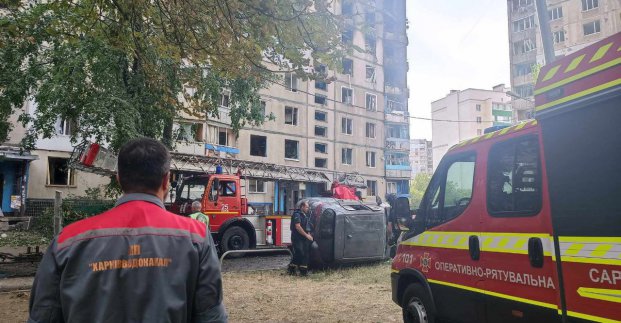 Комунальники відновлюють водопостачання в будинку на вулиці Біблика 