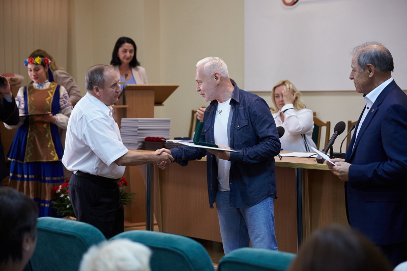 Мер Харкова привітав з річницею заснування завод «Південкабель»