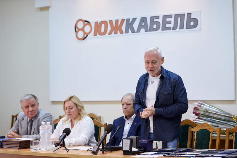 Мер Харкова привітав з річницею заснування завод «Південкабель»