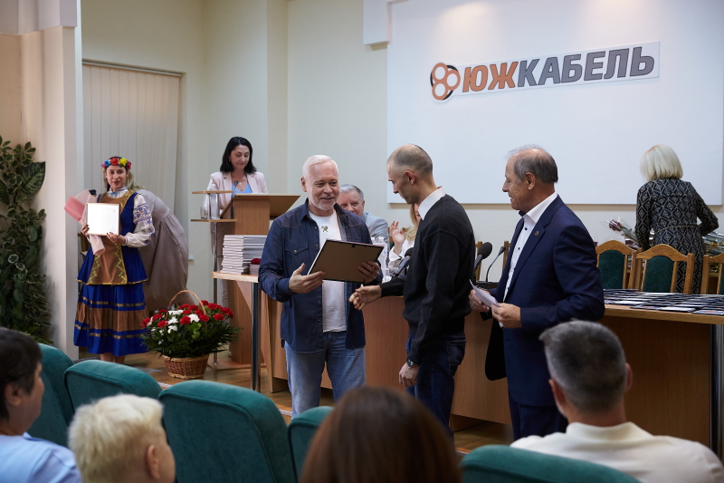 Мер Харкова привітав з річницею заснування завод «Південкабель»