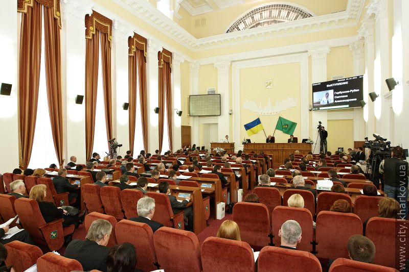 Єдиний проїзний квиток допоможе пенсіонерам у будь-якому транспорті їздити безкоштовно(додано відео)