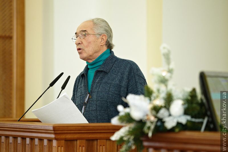Єдиний проїзний квиток допоможе пенсіонерам у будь-якому транспорті їздити безкоштовно(додано відео)