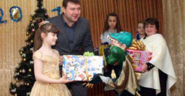 У школах Ленінського району пройшли новорічні ранки