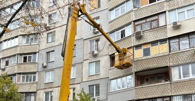 Ігор Терехов: Комунальники усували наслідки обстрілів усю ніч 