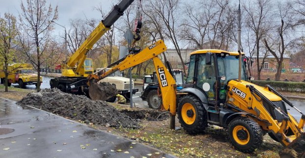 Комунальники за вихідні усунули 29 аварій на водоводах 