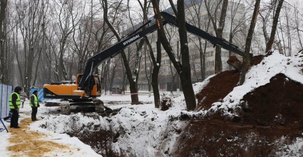 У Новобаварському районі оновили ділянку колектору