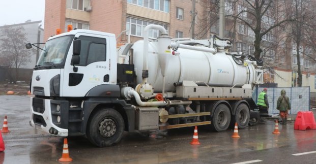 Комунальники оновлюють об’єкти водовідведення