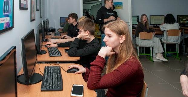 У харківських школах відкрили комп‘ютерні лабораторії