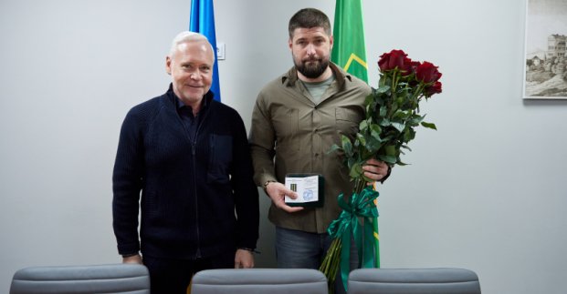 Ігор Терехов нагородив співробітників міської ради за оборону Харкова