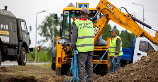 В Основ'янському районі перекладають ділянку колектору