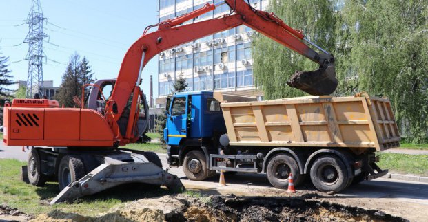 В Основ'янському районі оновлюють водопровідні мережі