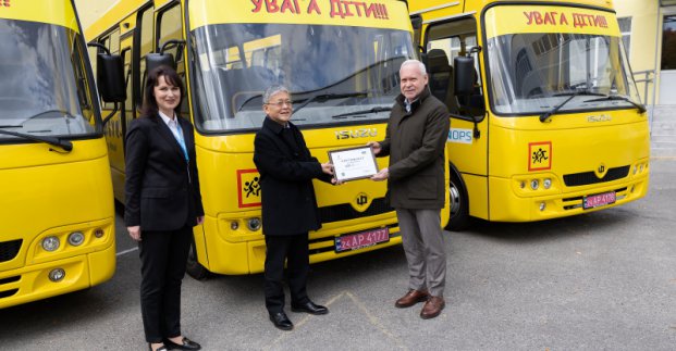 Kharkiv received school buses from UNOPS