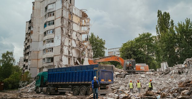 ПРООН допомагає Харкову демонтувати зруйновані будівлі 