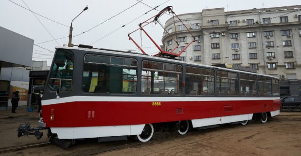 Низка трамваїв і тролейбусів у вівторок змінить маршрути