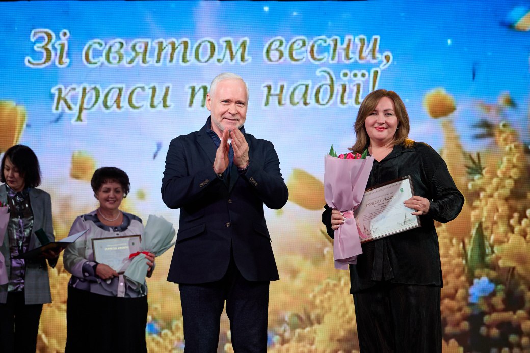 Ігор Терехов привітав жінок Основ’янського району з прийдешнім святом