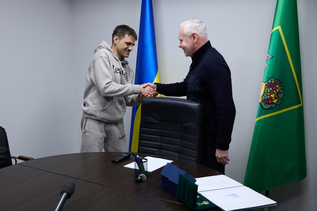 Ігор Терехов нагородив харків’ян, які витягли дітей з крижаної води