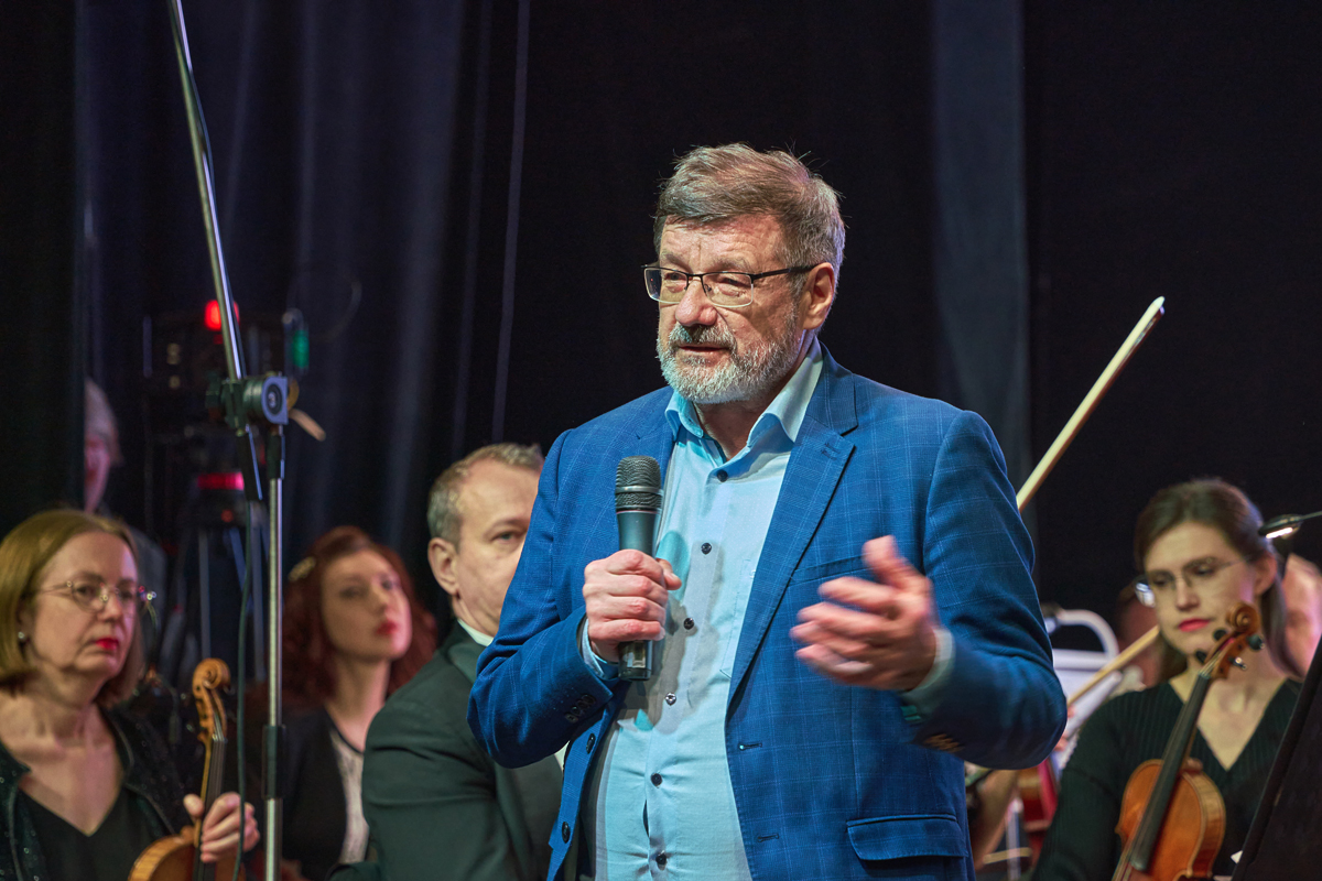 Ігор Терехов привітав учасників та гостей концерту «Сила і світло»