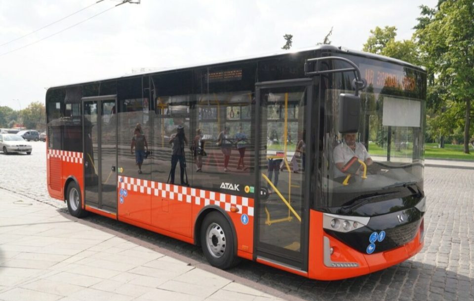 У Харкові відновив рух автобус №60