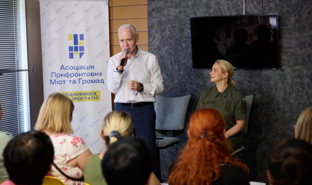 Ігор Терехов зустрівся в Дніпрі з переселенцями