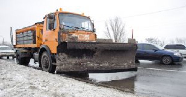 Харківські дороги очищують від снігу та льоду