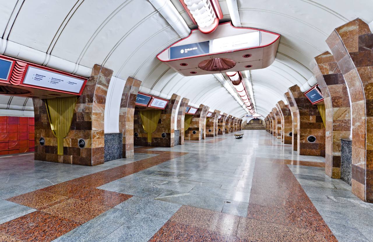 Станція метро «Архітектора Бекетова» в середу тимчасово не працюватиме