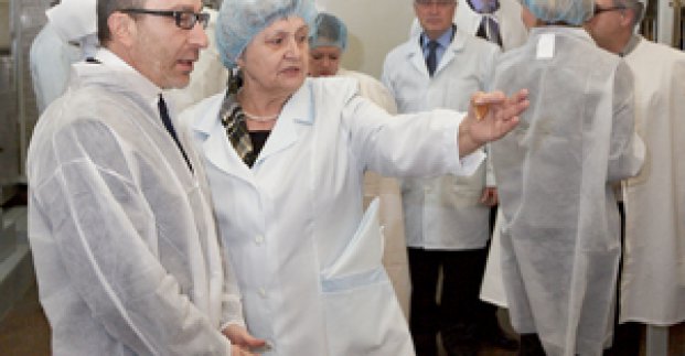 Геннадій Кернес ознайомився з роботою бісквітного цеху Харківської бісквітної фабрики