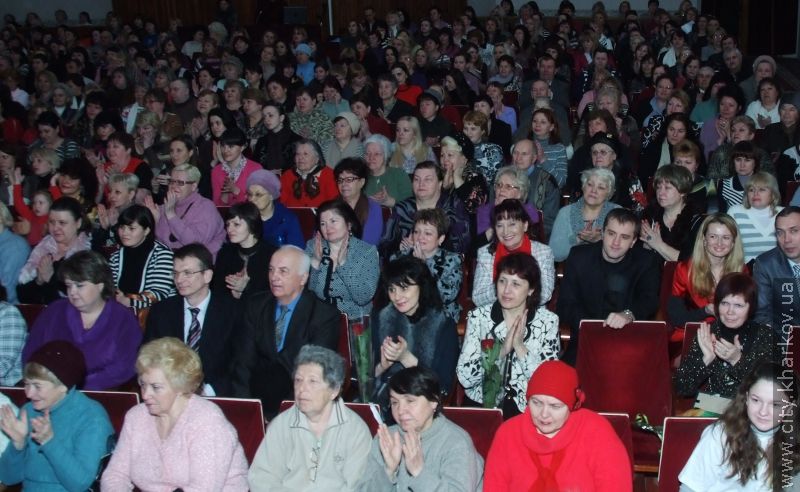 У Ленінському районі жінок привітали з 8 Березня