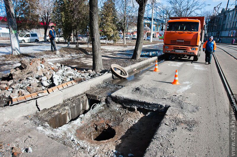 Реконструкція вулиці Плеханівської на стадії завершення