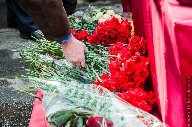 Прах почесного харків'янина Володимира Подшивалова поховали на кладовищі №2