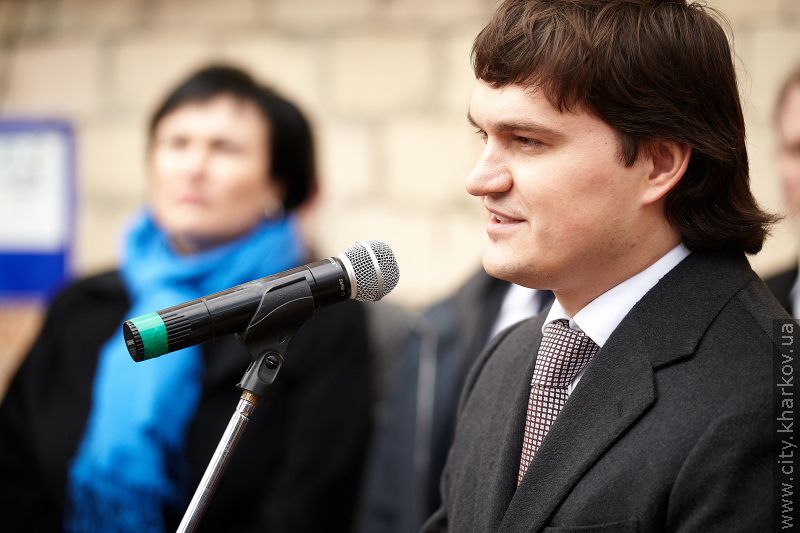 У Харкові відкрили меморіальну дошку Петрові Слоніму