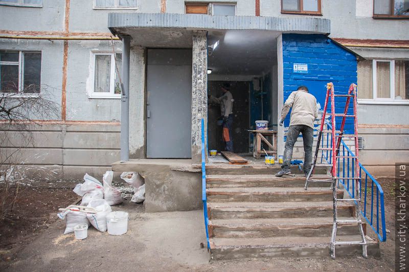 Геннадій Кернес вручив Андраніку Алексаняну ключі від квартири в Харкові