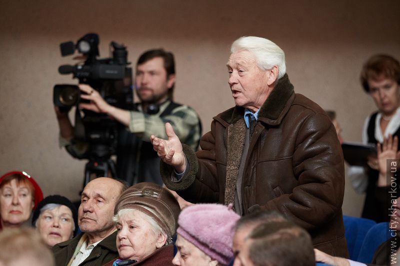 Геннадій Кернес провів зустріч з ветеранами Дзержинського району