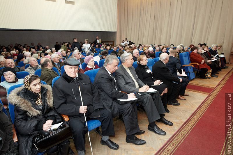 Геннадій Кернес провів зустріч з ветеранами Дзержинського району