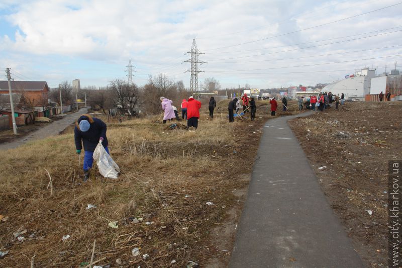 Парк Залізничників прибрали від сміття