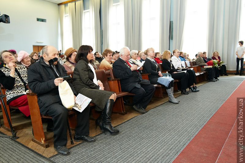 Геннадій Кернес провів зустріч з ветеранами Київського району