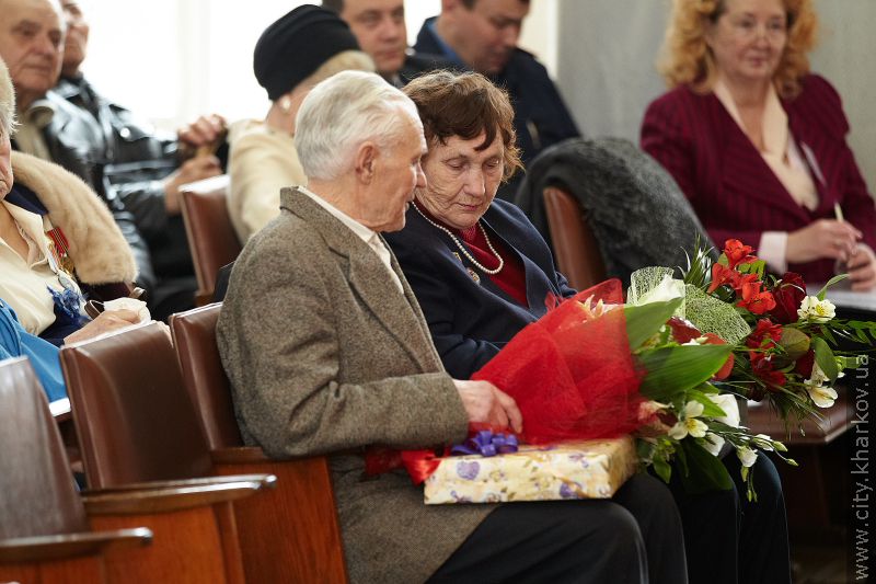 Геннадій Кернес провів зустріч з ветеранами Київського району