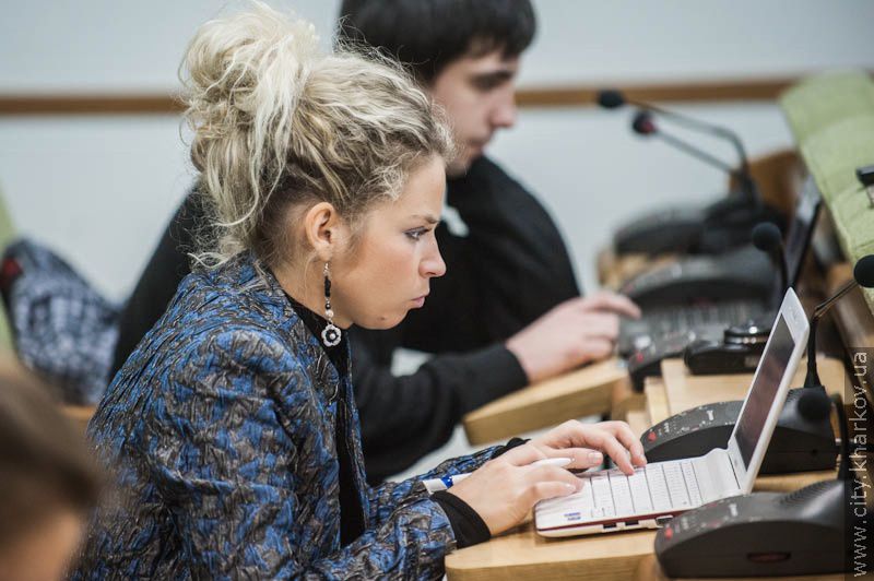 Оновлений майдан Конституції відкриють у серпні