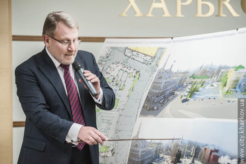 Оновлений майдан Конституції відкриють у серпні