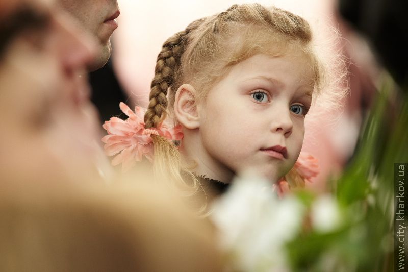 Геннадій Кернес нагородив школярів, які врятували потопаючих другокласників