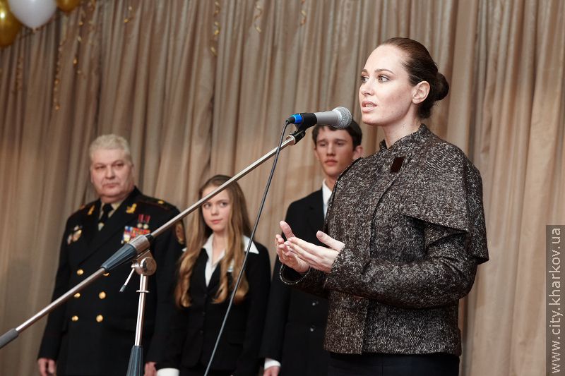 Геннадій Кернес нагородив школярів, які врятували потопаючих другокласників