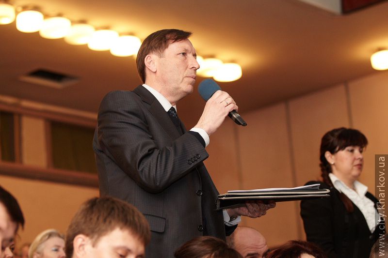 Геннадій Кернес зустрівся з ветеранами Жовтневого району